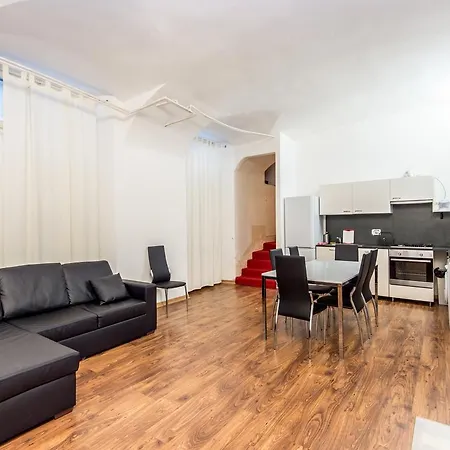 San Peter Lory's Aparts Apartmán