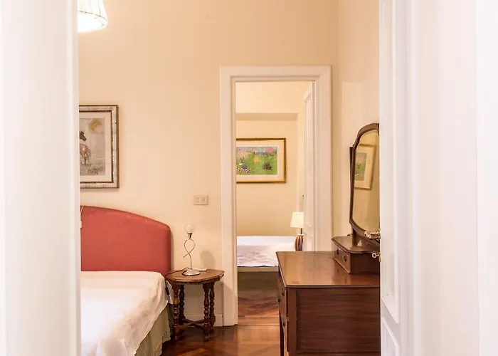 San Peter Lory's Aparts *